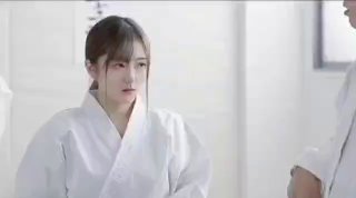 “虽然是第一次交到女朋友，但我想让她觉得我很有干劲…。学生童贞君的无理请求也能成为神对应SEX练习台的家庭教师的姐姐 滨边栞帆